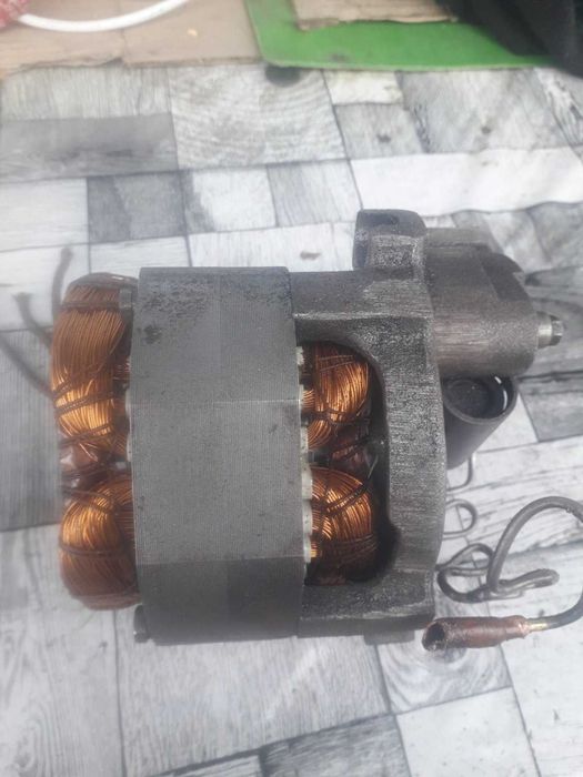 Електродвигун з компресором