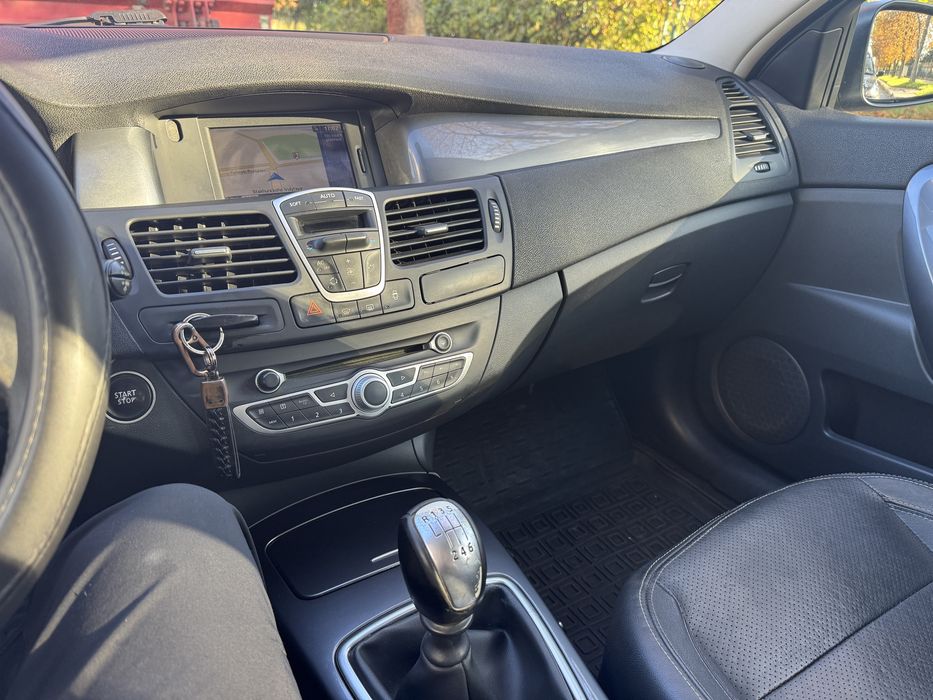 Renault Laguna 1.5 дизель 2010 рік