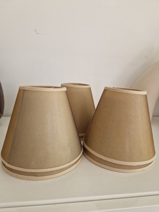 Abazurki beżowe,  opalizujące,  piękne