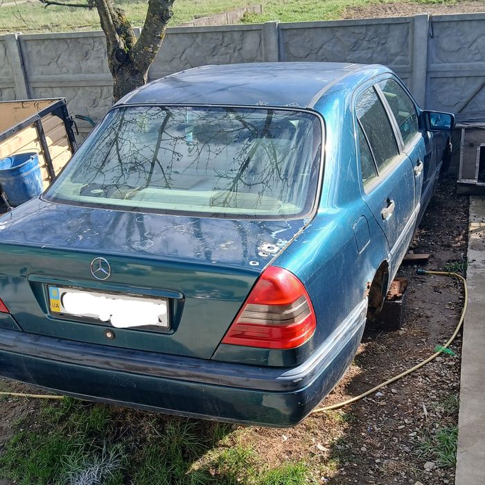 Продам запчастини на Mercedes-Benz W202 C180