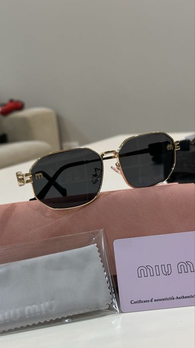 oculos miumiu novos em caixa