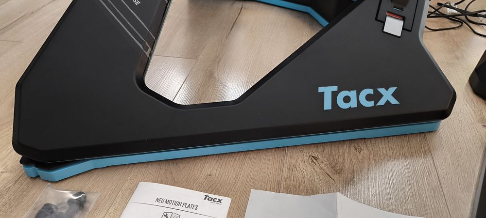 Tacx Neo 2T Smart cały zestaw plus ruchome platformy