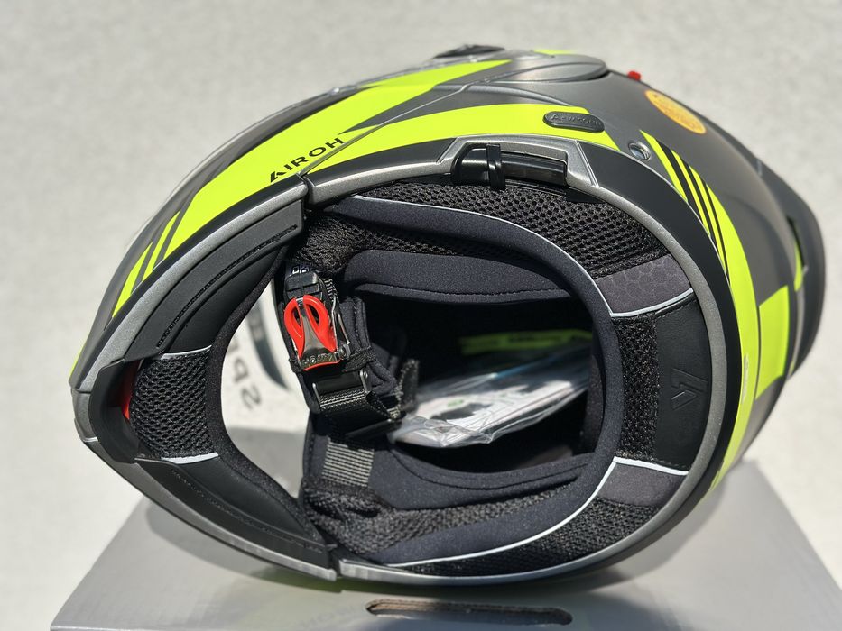 Szczekowy kask motocyklowy AIROH Spectre clever rozmiar XL, PROMOCJA!