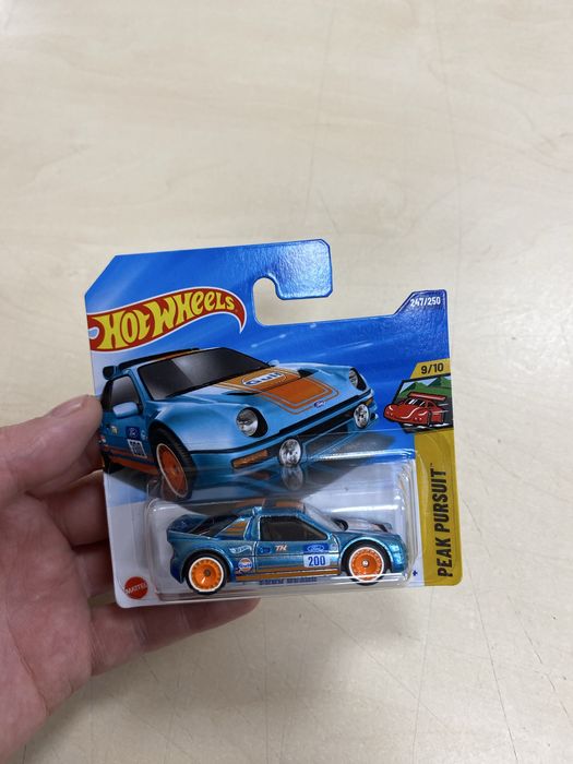 Машинка Hot Wheels Ford RS2000