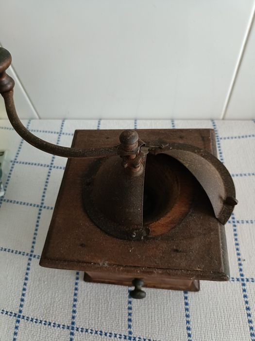 Moinho a café antigo
