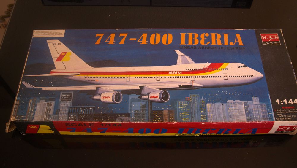 Kit avião B747-400 / 1:144