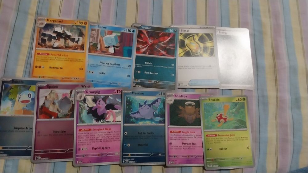 Karty pokemon różnie