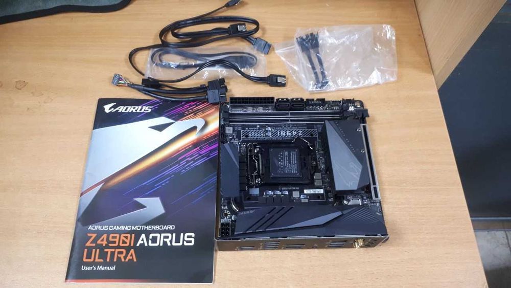 Материнська плата GIGABYTE Z490I AORUS ULTRA