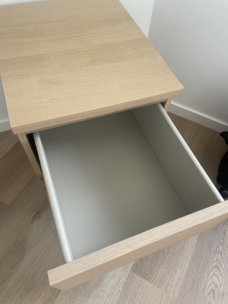 2 Mesas de Cabeceira IKEA Malm