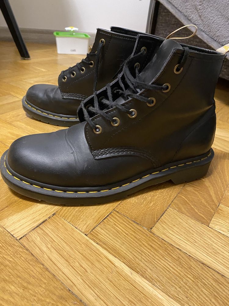 dr martens VEGAN dlugie sznurowane r.45