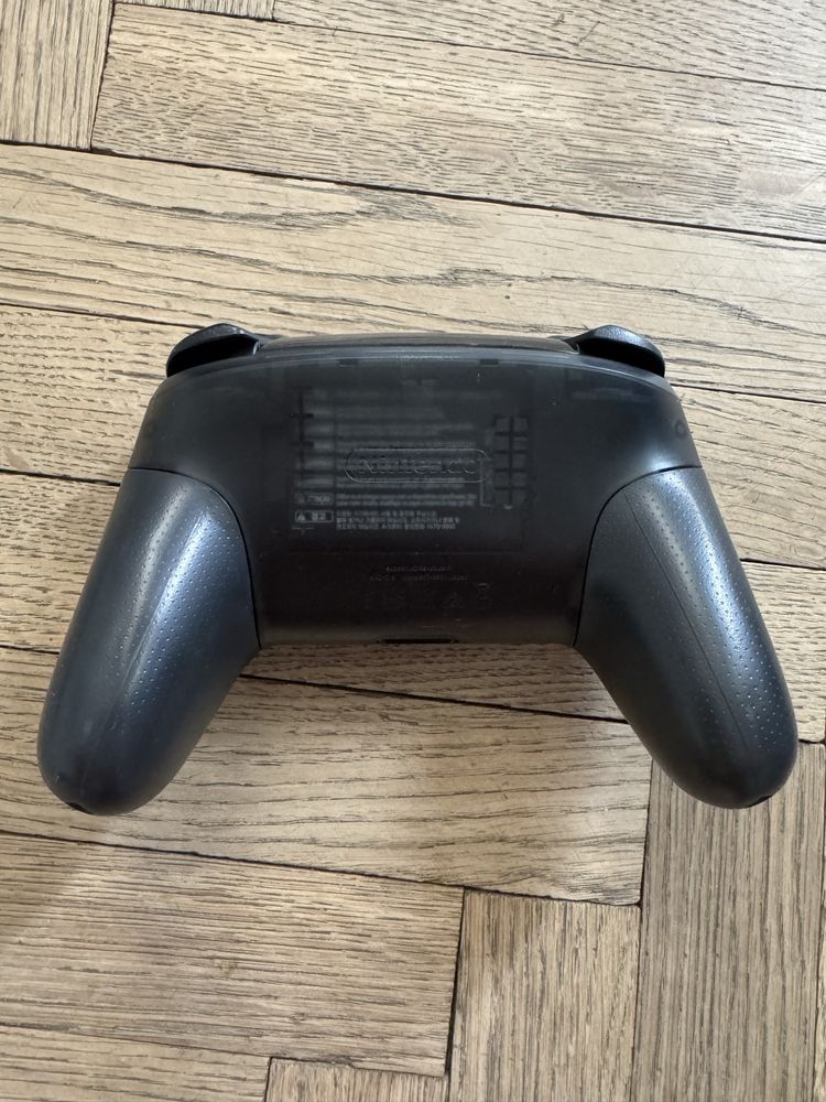 Nintendo Switch Pro Controller – oryginalny pad