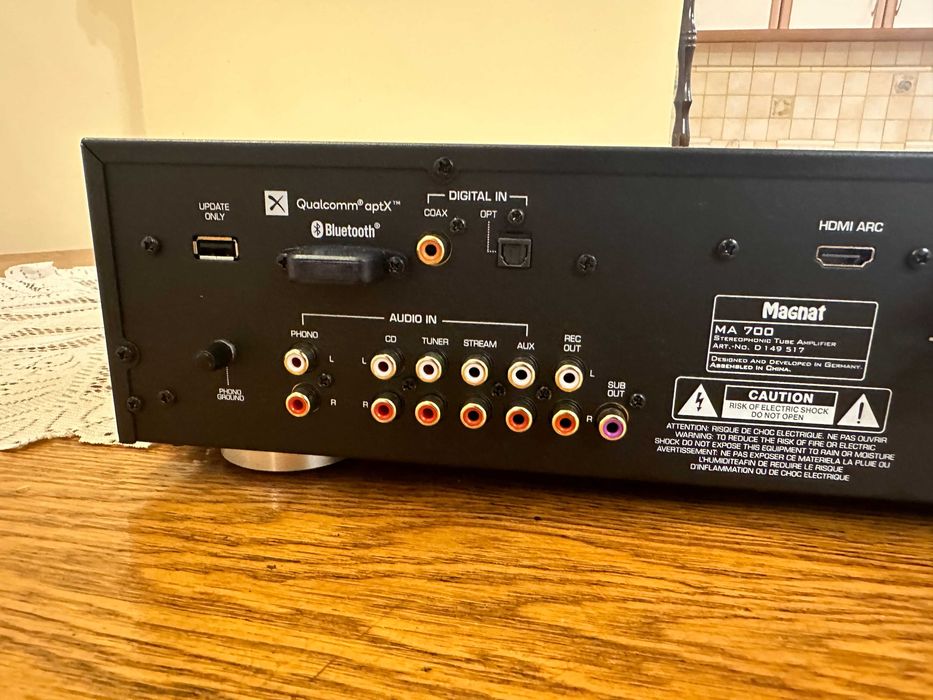 Wzmacniacz Magnat MA 700 stereo hybrydowy 2.1