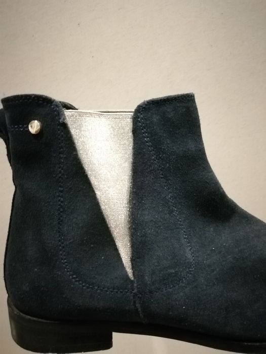 Vendo botins de camurça como novos