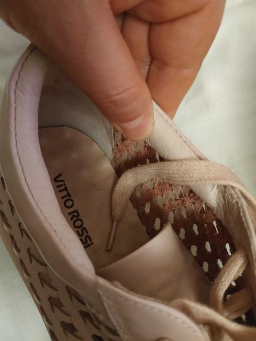 рожеві шкіряні туфлі, кросівки жіночі 37-38 розміру, 24 см устілка