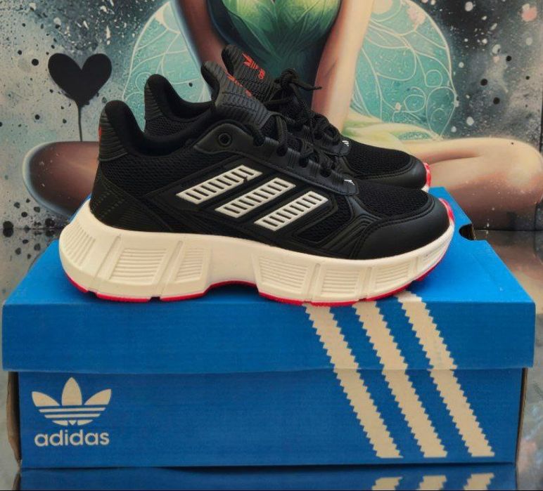 Sapatilhas adidas novas