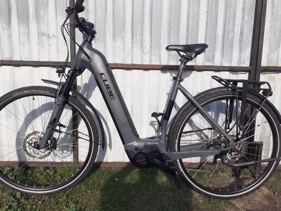 Rower elektryczny Cube Pro