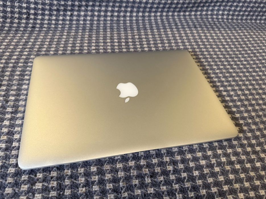 MacBook Air 2017 (13.3/1.8GHz/8GB/128GB)