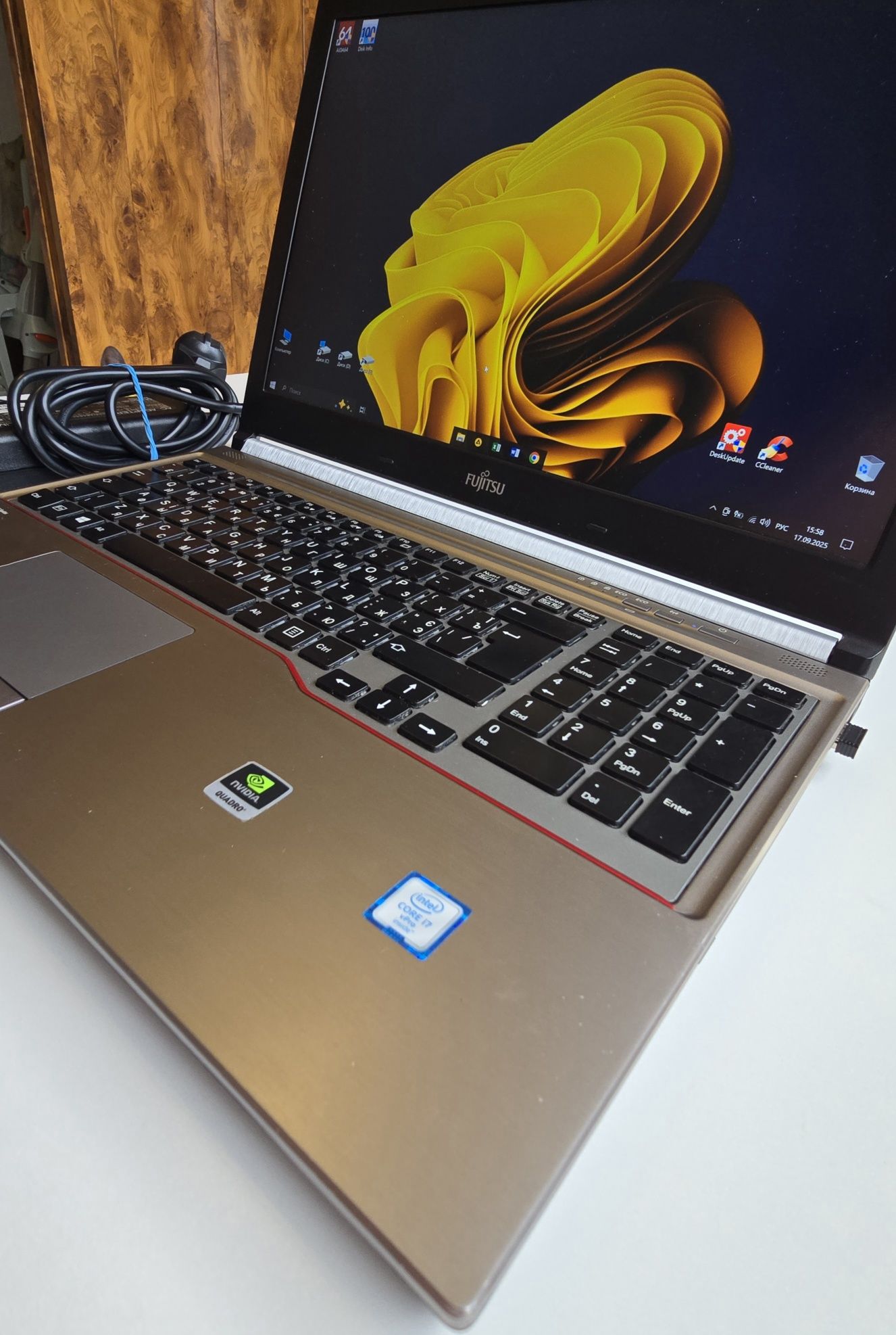 Fujitsu Celsius H770. NVME 1Тб +2HDD 2Тб. 4+1 Гб видео. 40Гб DDR4. LTE