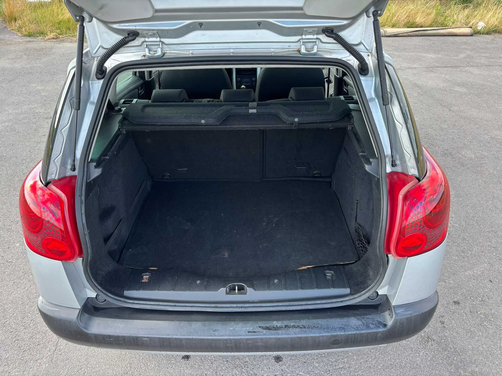 Peugeot 207 kombi 1.6 HDI 90 koni