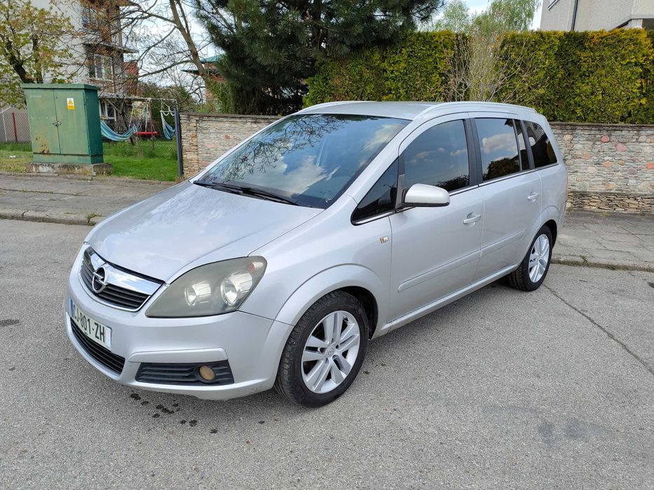 Opel Zafira B PHASE 1.9 CDTI 8V 2007 R Nowy Akumulator Niski Przebieg