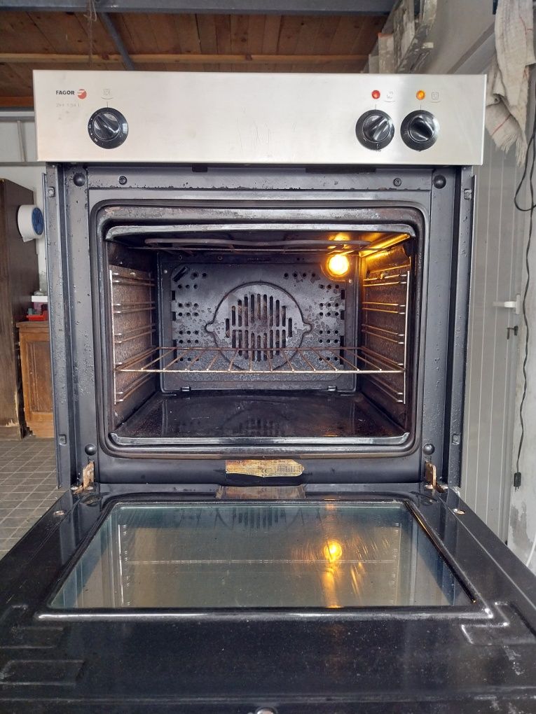 Forno eléctrico Fagor.