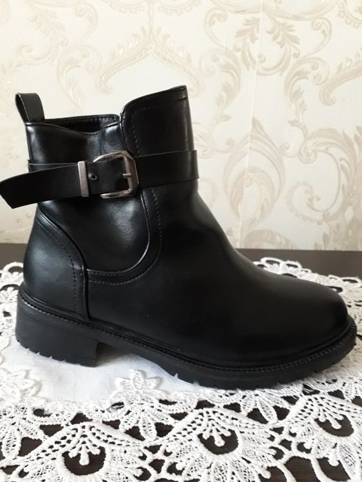 Жіночі зимові шкіряні черевики 39р.