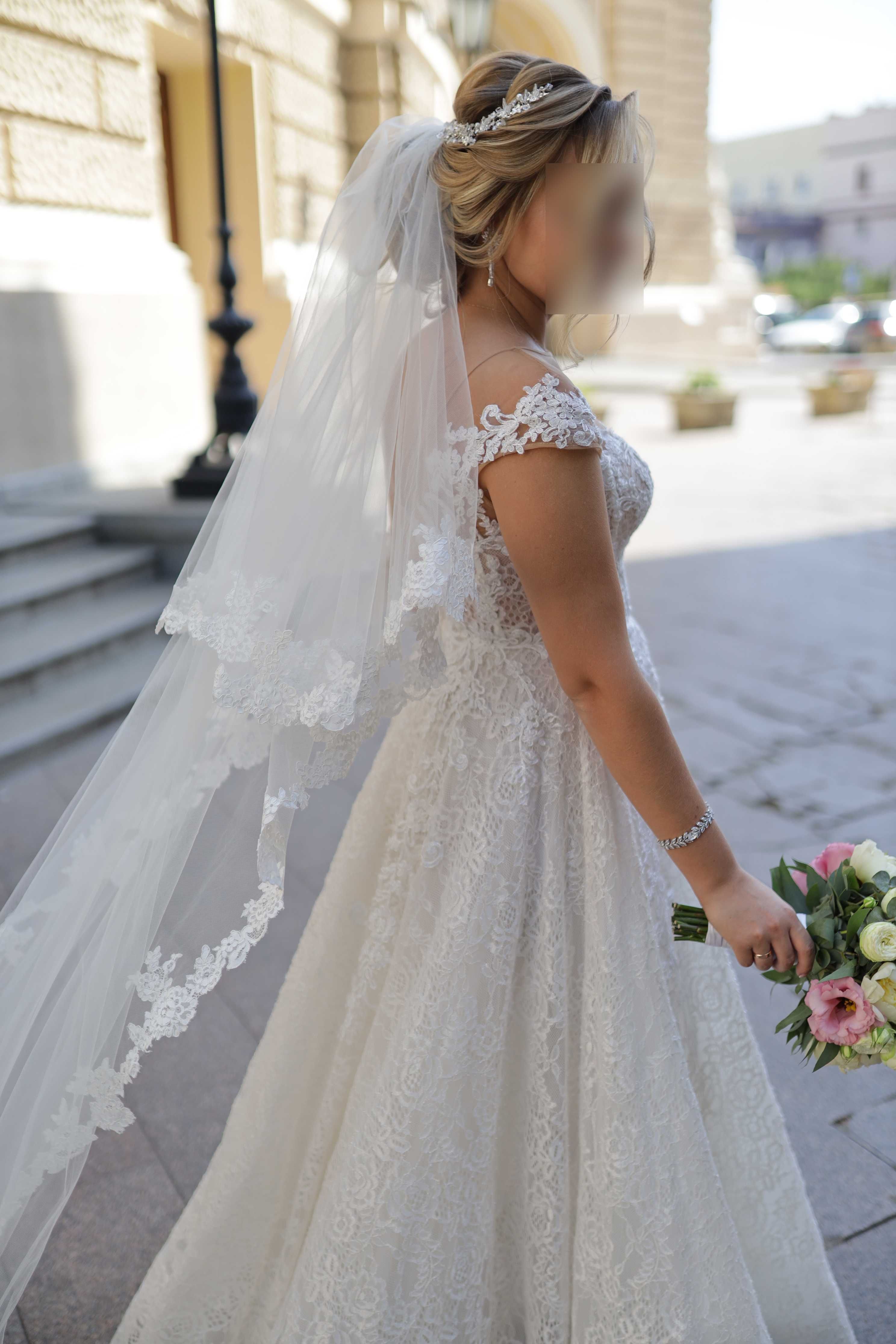 Весільна сукня (38 розмір, на зріст 165)