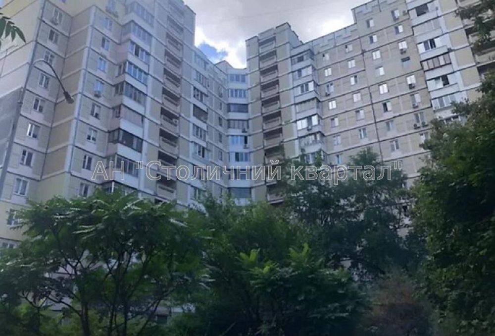 метро Житомирська Чотирикімнатна Пушиної 49