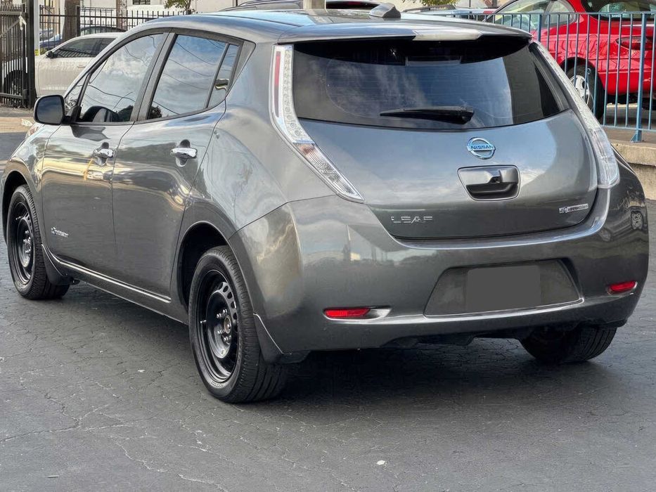 Nissan LEAF SL      2014