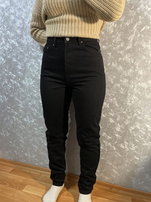 Джинси жіночі МОМ, розмір 38-40,чорного кольору,нові з етикеткою.