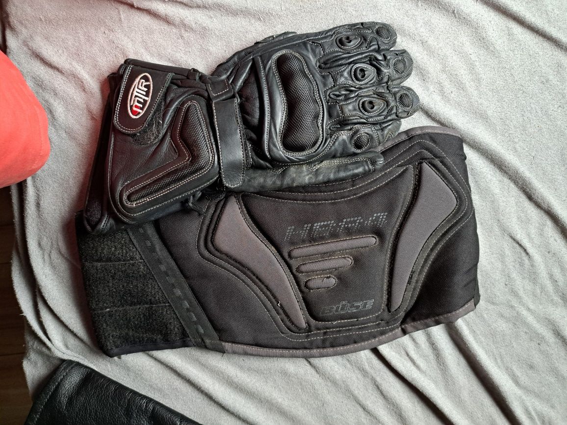Sprzedam kurtkę XXL,Spodnie XL,rękawice, pas,buty rozmiar 43,albo kąpl