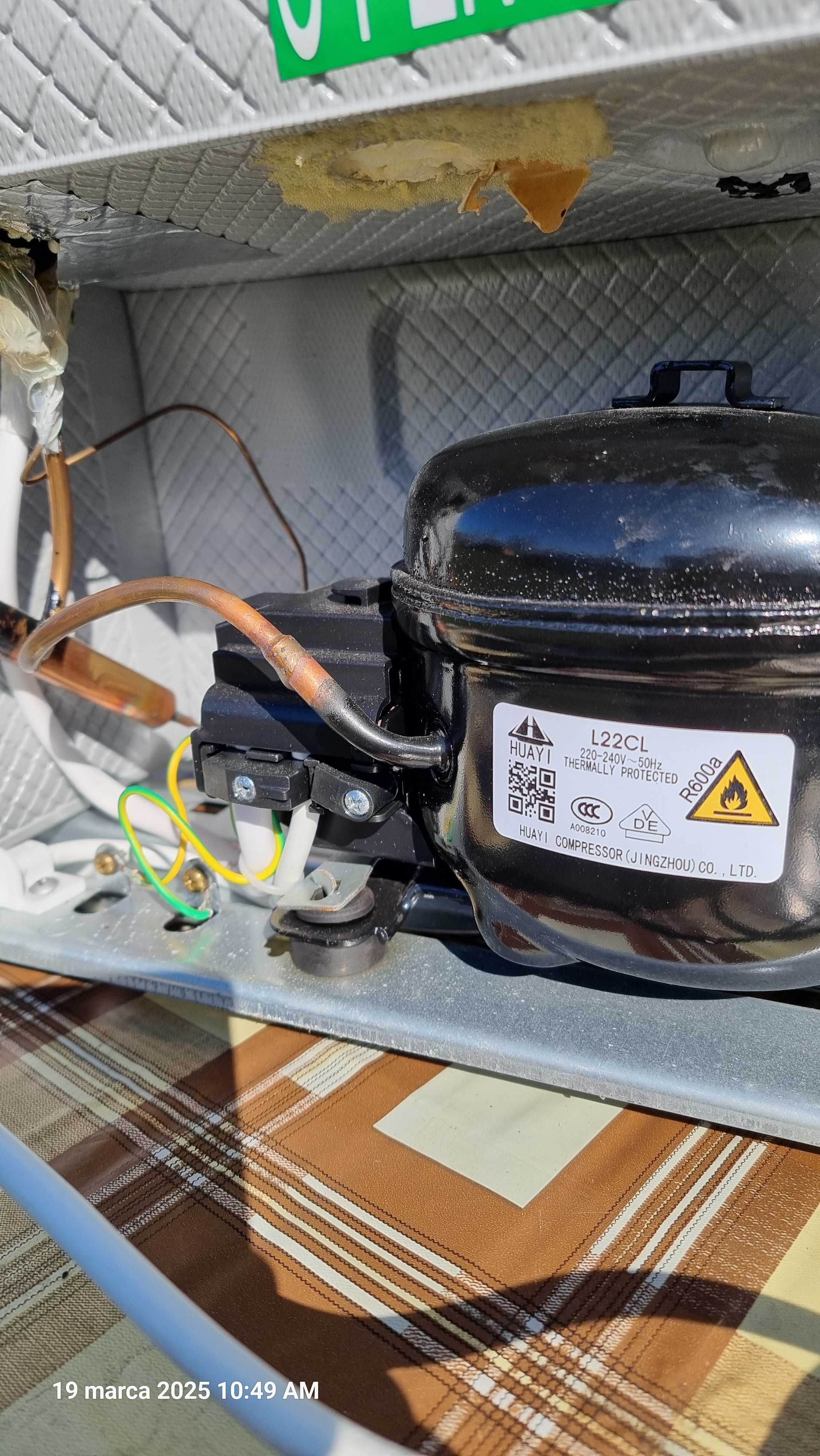 Lodówka AMICA FM050.4(E) 49.6cm Biała