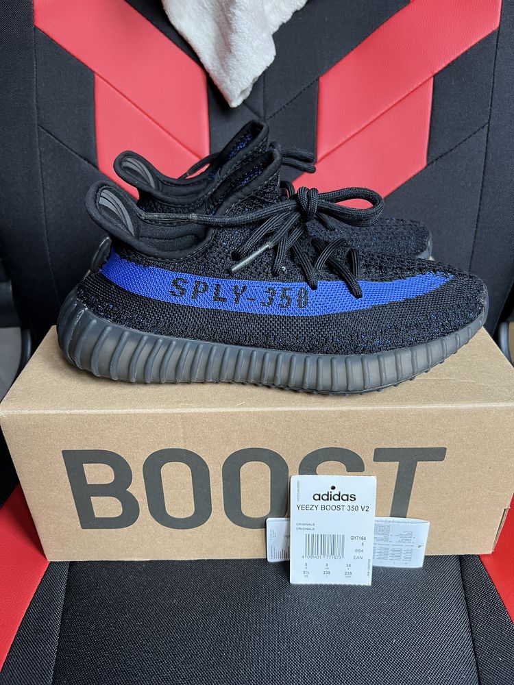 Adidas Yeezy Boost 350 V2 Dazzling Blue sneakersy czarne 37 1/3