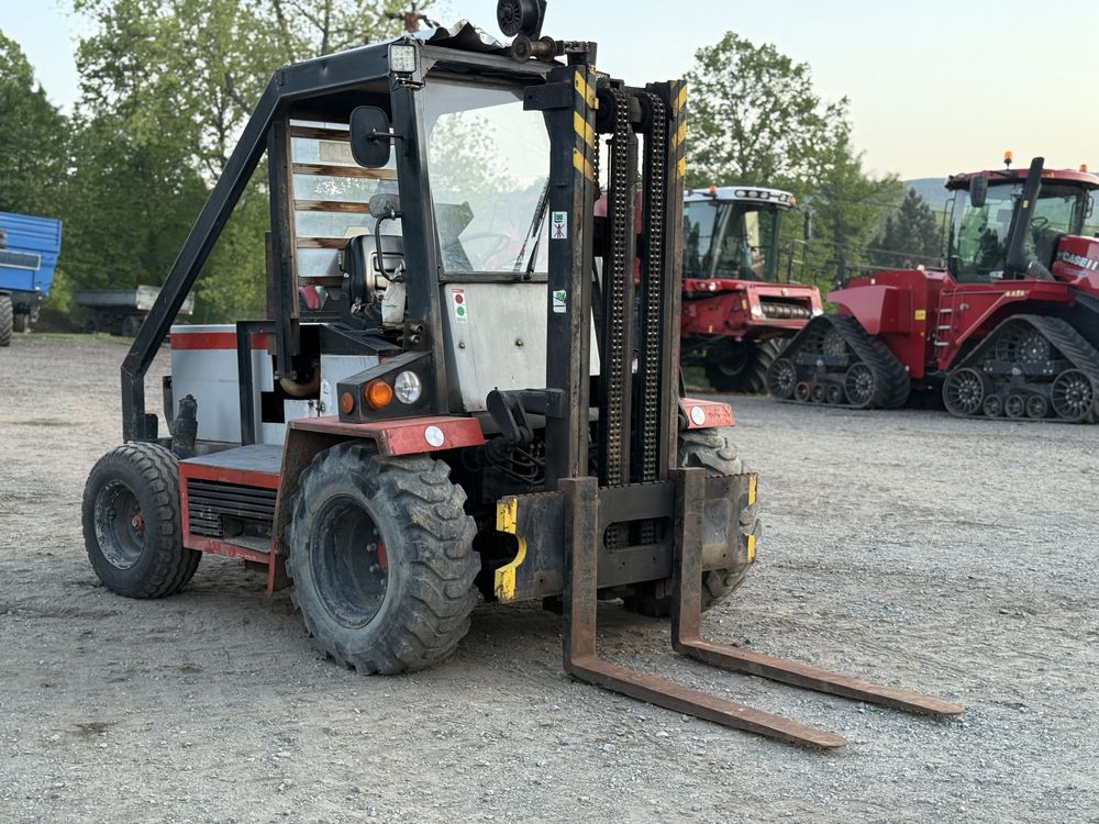 Wózek widłowy Czeski Desta Terenowa silnik zetor