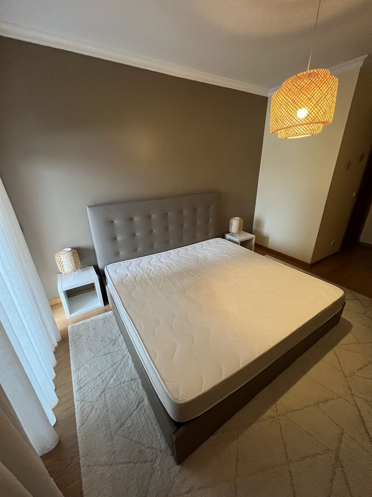 Cama Casal com estrado e colchão ( negociavel )