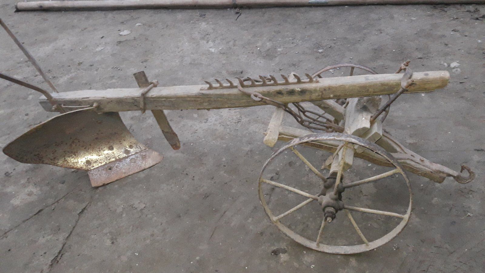 Продам плуг до коня
