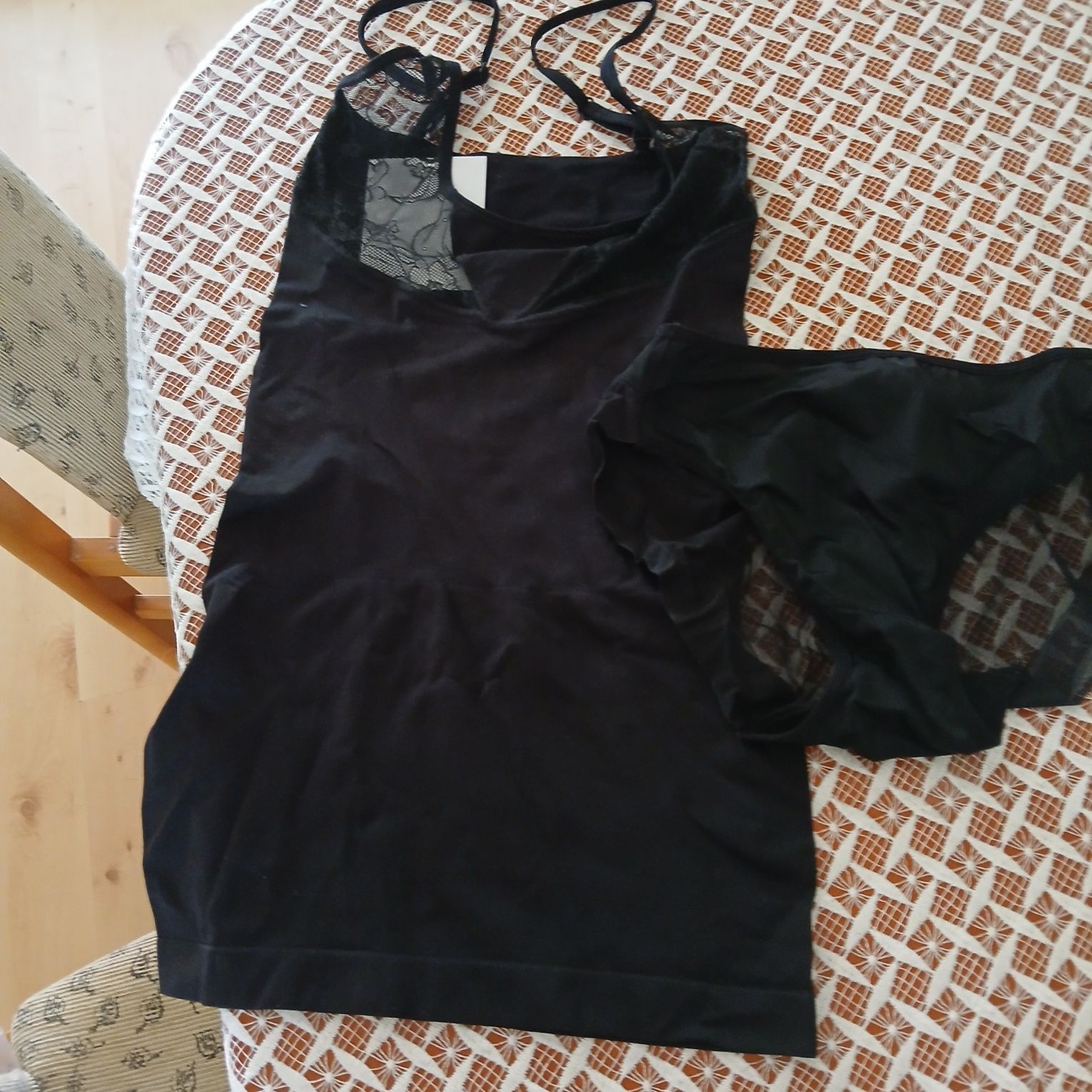 Koszulka modelująca sylwetkę S/M