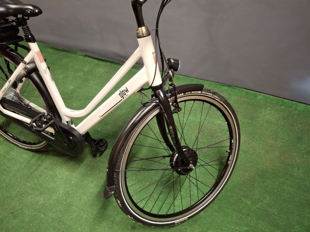 Rower elektryczny GLOW by Stella..rama 53.. bateria 14.5 Ah..522 Wh..