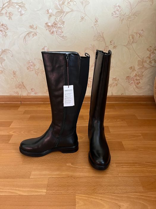 Жіночі чоботи шкіряні  Lasocki