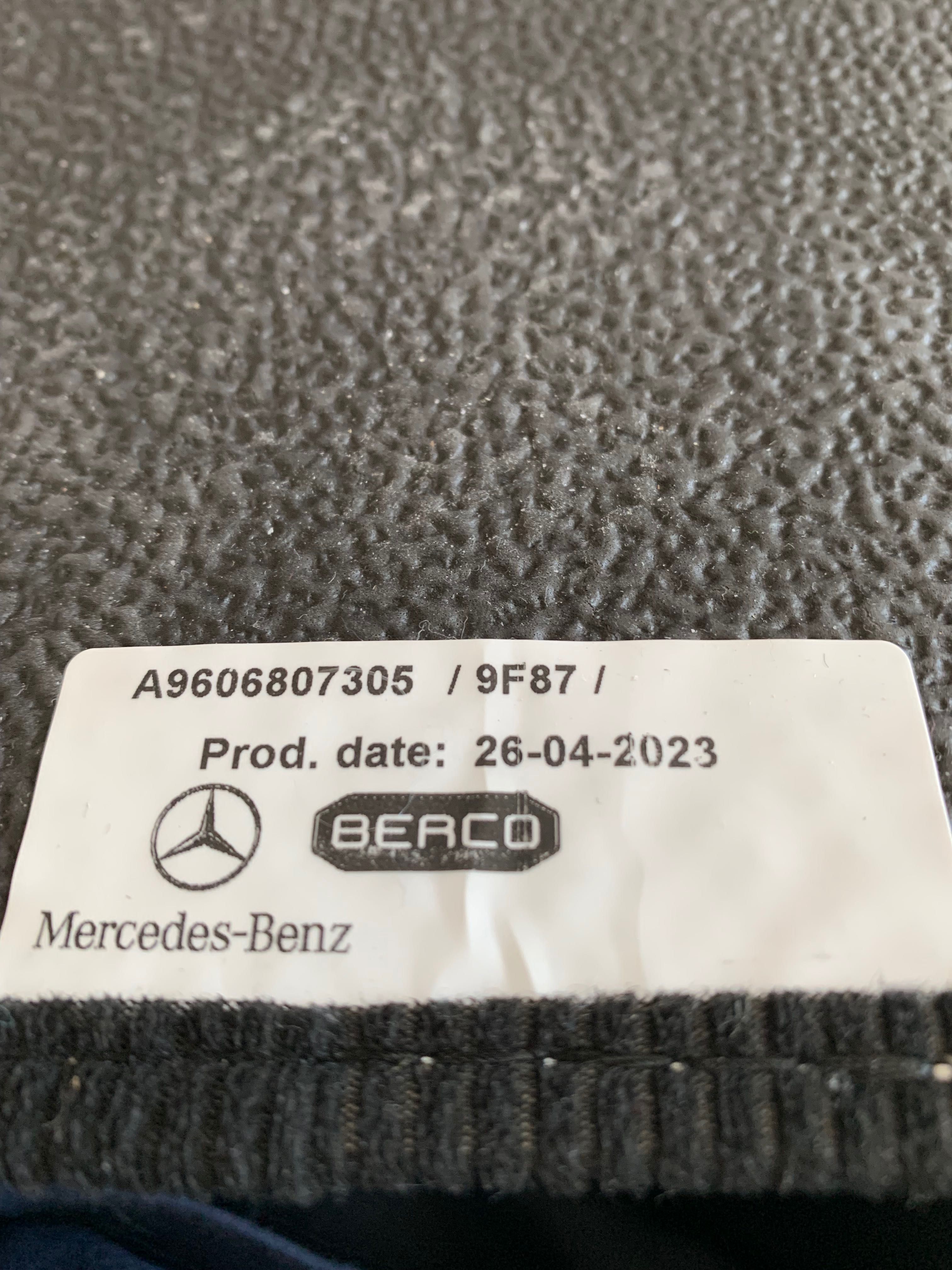 Dywanik materiałowy Mercedes Actros MP4 nowy