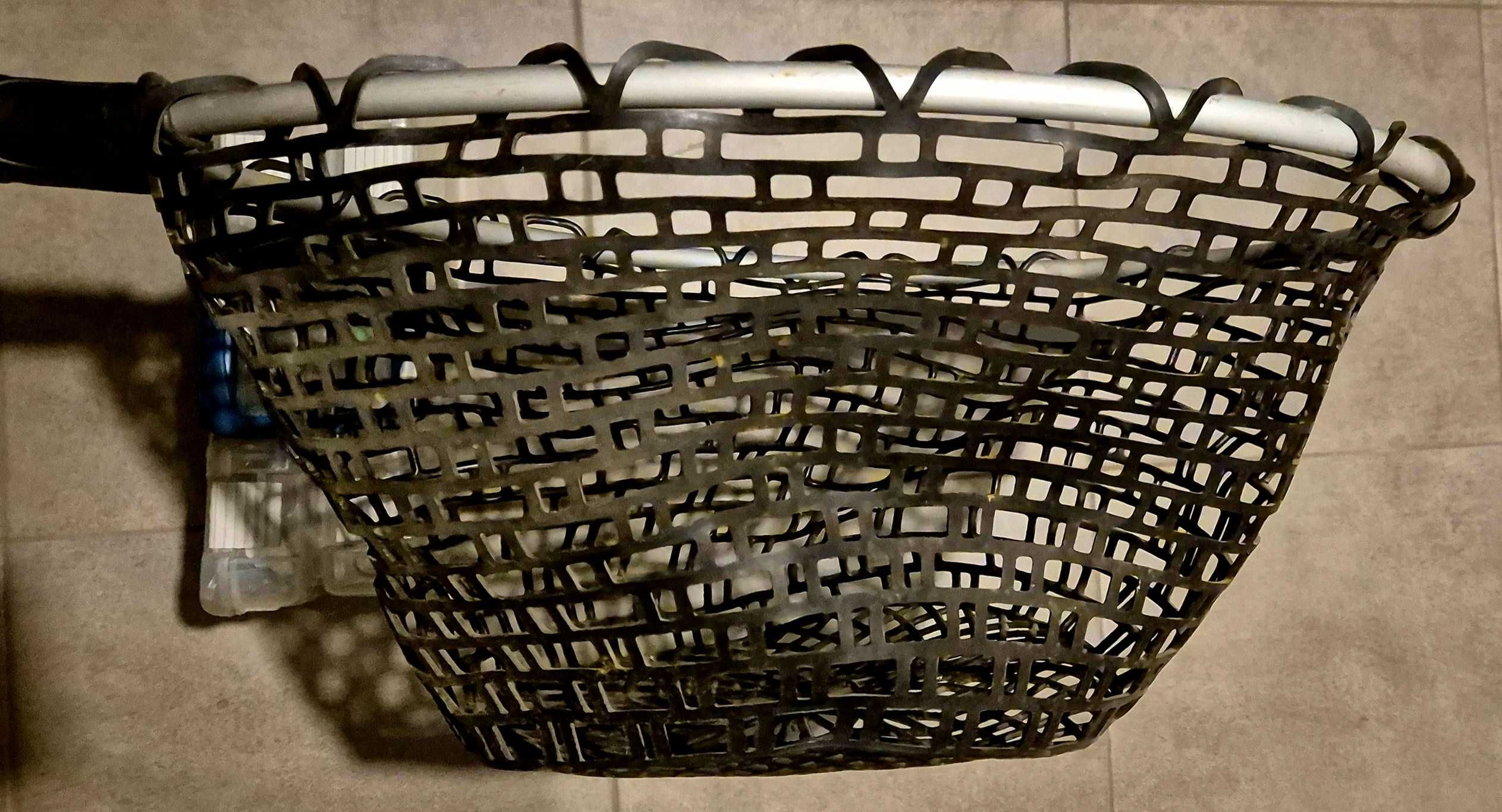 Z218 - Podbierak gumowy - 1m sztyca, siatka 47x42x40cm - używ stan bdb