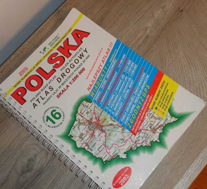 Atlas drogowy POLSKA wydanie na rok 2003 B. Piętka