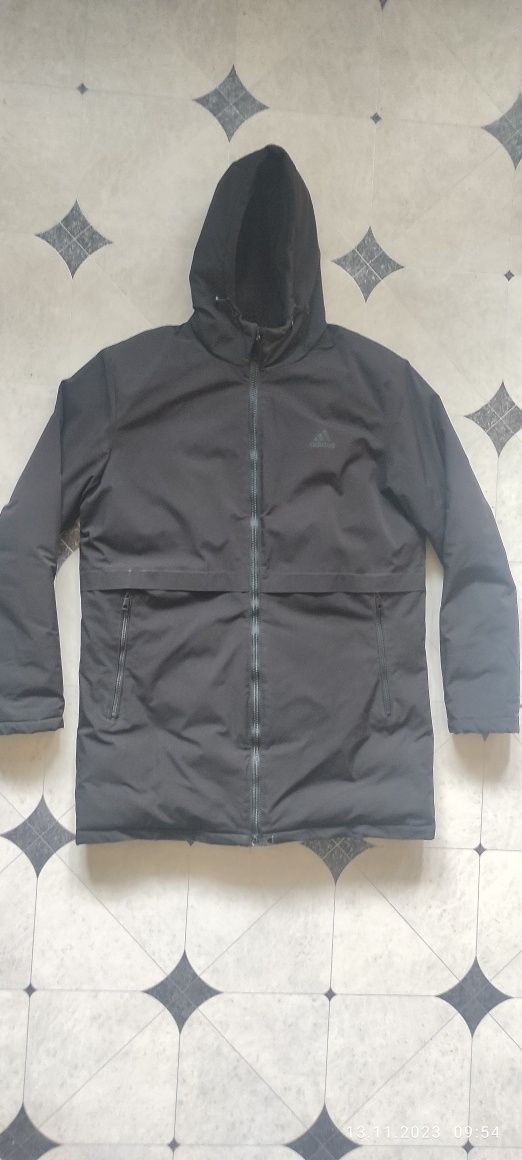 Продам зимню  парку пуховік adidas original