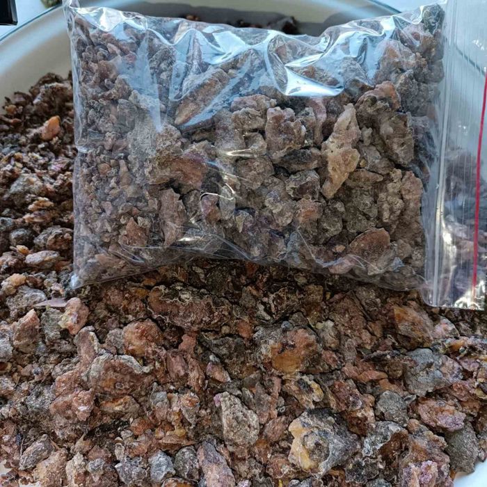 смола соснова  100%  натуральна.