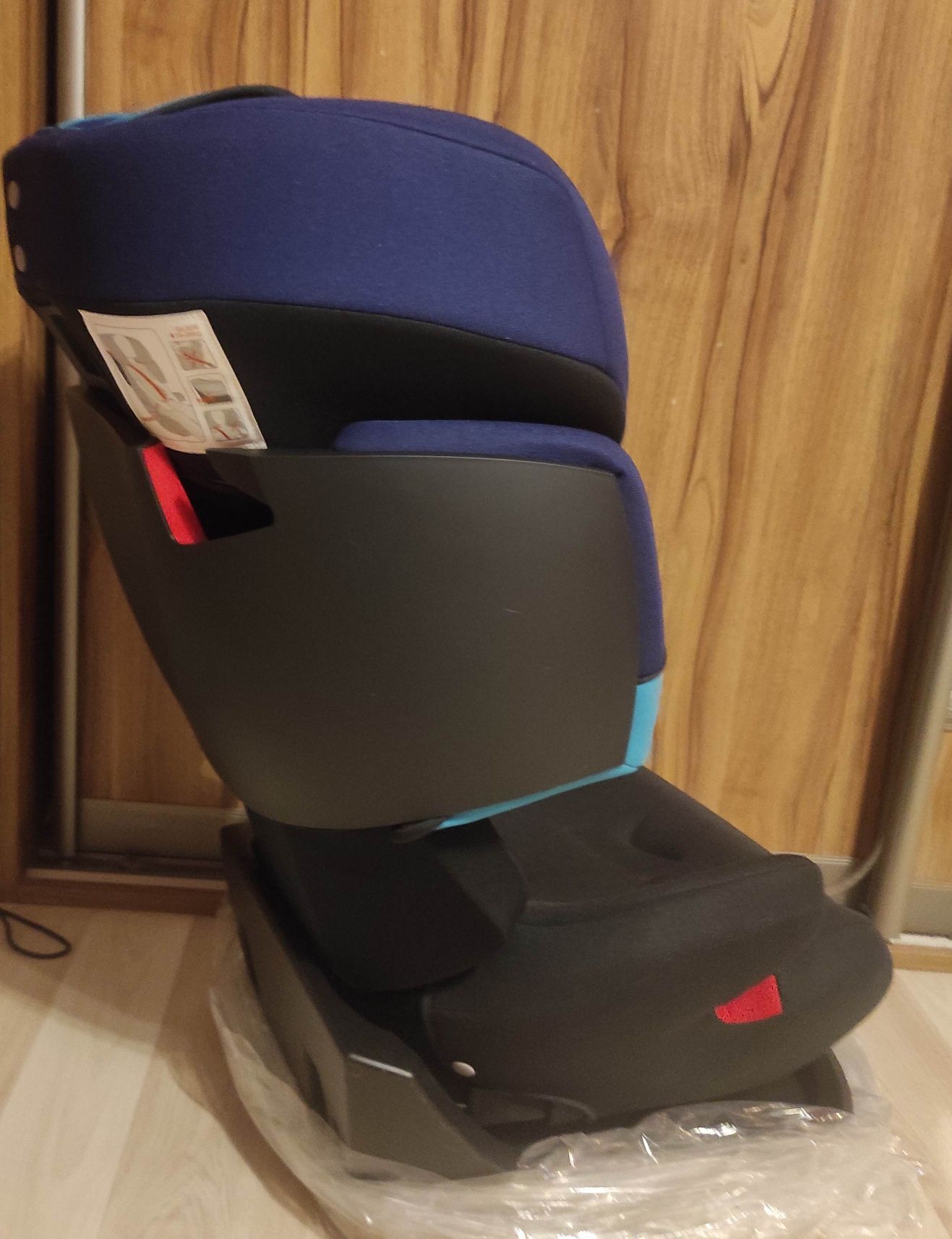 Nowy fotelik ,15-36 kg, ISOFIX .Regulacja, funkcja spania.