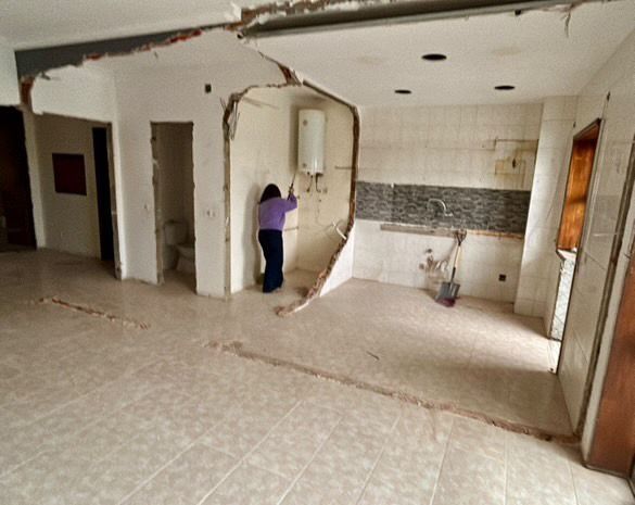 Demolição e recolha entulho