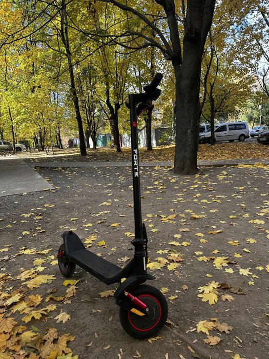 Продам электросамокат Forte M1 MAX