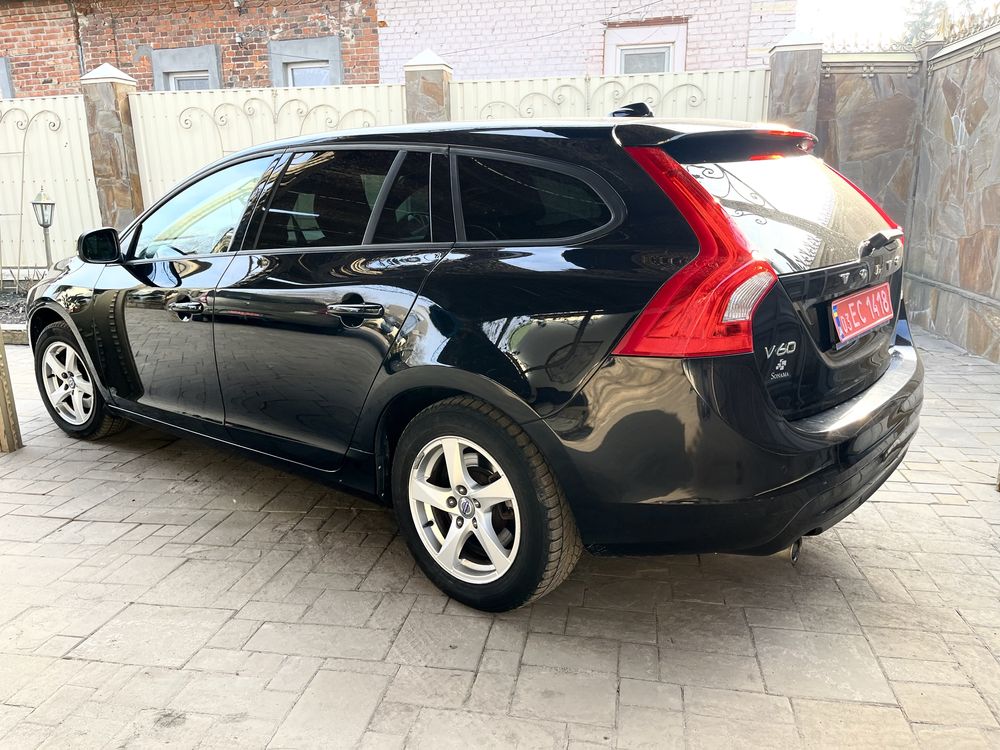 Продам авто з Бельгї Volvo v60 дизель 2014 рік