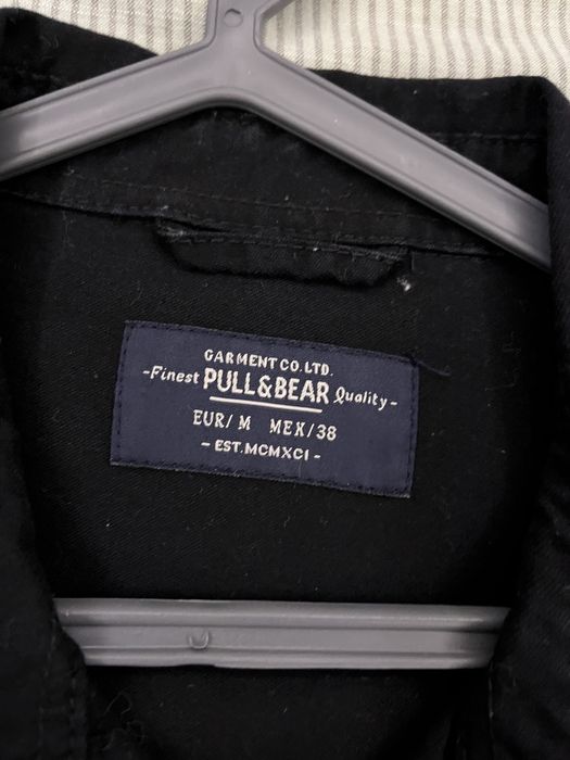 Camisa preta PULL&BEAR