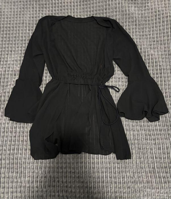 Czarna narzutka plażowa